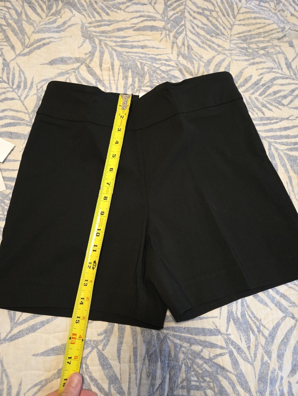 Bundle 2 Pairs Eric Casual Classic Women's Pull-On Shorts — White and Black - Picture 3 of 15